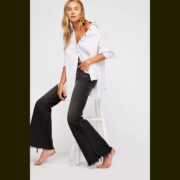 🆕️ We the Free People Vintage Flare Ruff frayed slit hem jeans Washed out black - Picture 2 of 15